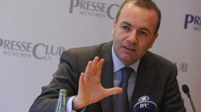 weber:-„budujemy-zapore-ogniowa-przeciwko-pis“.-morawiecki-reaguje-jednak-inteligencja-nie-blysnal