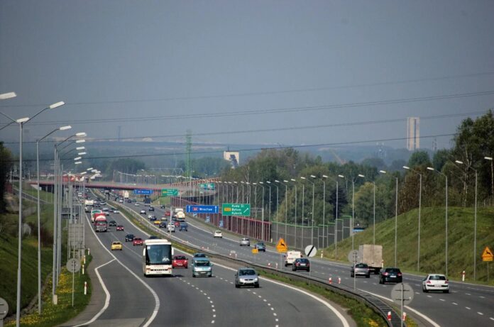 dwie-z-trzech-autostrad-bezplatne.-duda-podpisal-ustawe