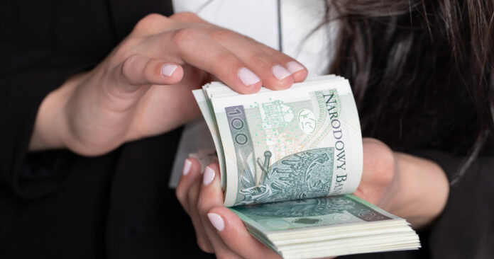 od-10-lipca-polacy-dostana-dodatkowe-4000-zlotych-do-wydania-na-cokolwiek