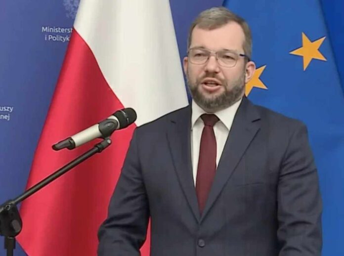 polski-minister-naskoczyl-na-redaktora-lokalnej-gazety-za-to,-ze-ta-nie-umieszcza-w-niej-pochwal-dla-„rzadu“