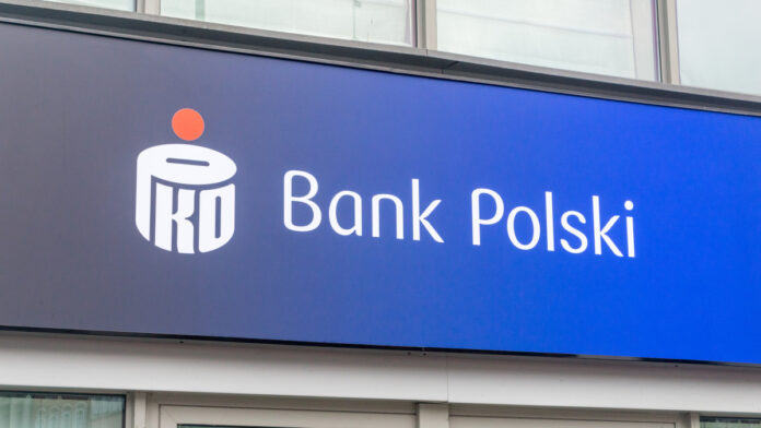 najwiekszy-bank-w-polsce-wprowadza-zmiany-w-ofercie-kart.-co-to-znaczy-dla-klientow?