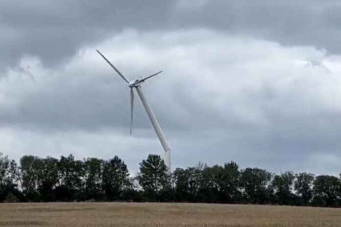 upadek-zielonej-energii-turbina-wiatrak-nagle-peka-na-pol.-tu-nikt-nie-mowi-o-sladzie-weglowym