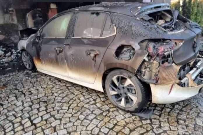 uwaga-na-okazje!-odzyskane-samochody-ze-spalonego-transportowca-trafia-na-rynek