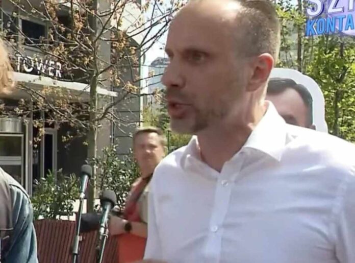 dyrekcja-zaatakowanej-szkoly-przez-kredkowego-posla-kowalskiego-udziela-mu-konkretnej-riposty dyrekcja-zaatakowanej-szkoly-przez-kredkowego-posla-kowalskiego-udziela-mu-konkretnej-riposty