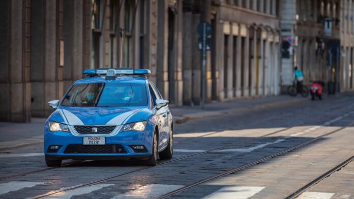 zlodziej-samochodow-we-wloszech-zwraca-samochod-nowozencom
