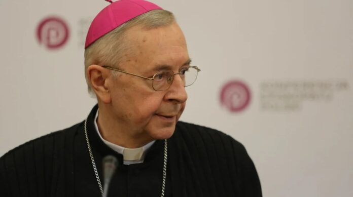 abp-gadecki-potepia-homoseksualizm-nie-wspominajac-nic-o-orgii-na-plebanii-w-dabrowie-gorniczej