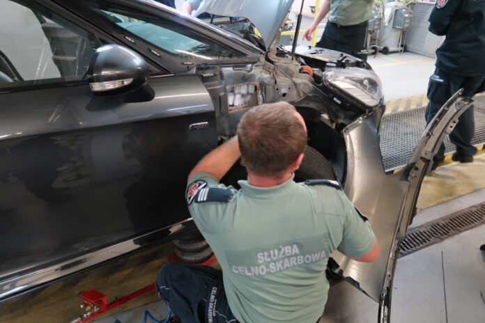 budomierz:-prawie-33-tys-sztuk-papierosow-ujawnione-dzieki-rentgenowi.-przemytnikiem-ukrainka