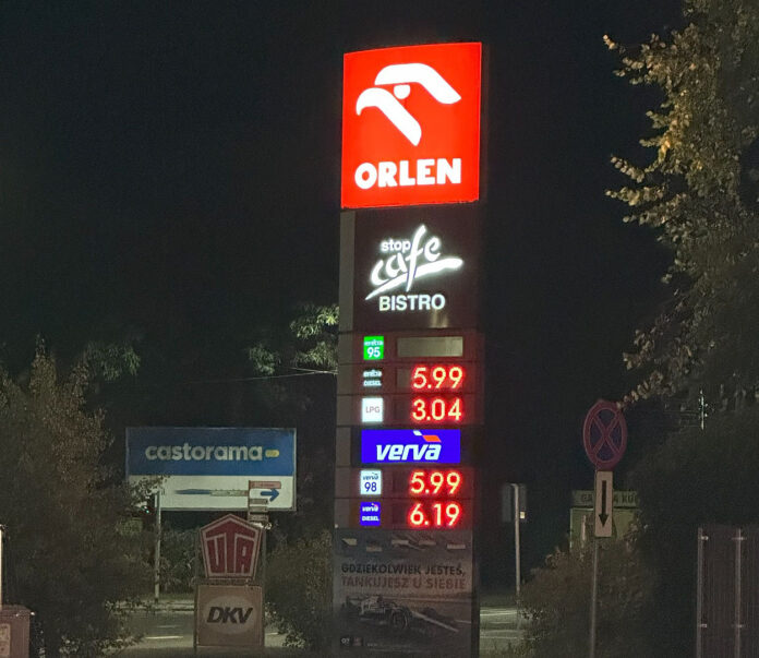 orlen-wprowadzil-nowy-hit.-paliwo-98-juz-po-5,99-zl/l