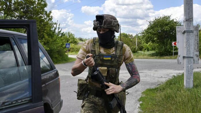 kijow-przyznal,-ze-podczas-proby-ladowania-na-krymie-schwytano-wojskowego