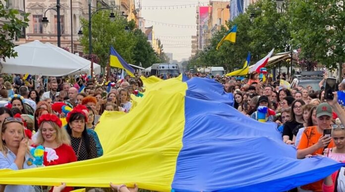 w-polsce-ponownie-spada-poparcie-dla-„uchodzcow”-z-ukrainy