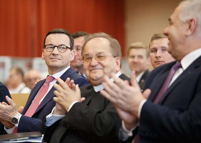 rydzyk-liczy-na-kolejne-wsparcie-z-rzadu.-teraz-oczekuje,-ze-ustepujacy-pis-przekaze-mu-8-mln-zl