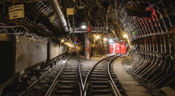 rozbierana-sesja-zdjeciowa-w-kopalni-bogdanka rozbierana-sesja-zdjeciowa-w-kopalni-bogdanka