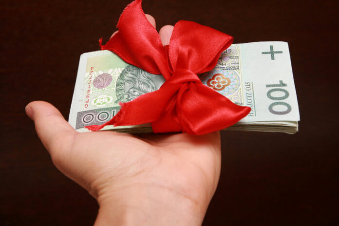 darowizna-w-gotowce-podlega-opodatkowaniu darowizna-w-gotowce-podlega-opodatkowaniu