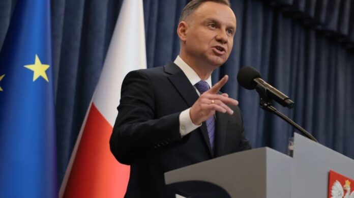 duda-potwierdzil,-ze-jest-podwladnym-„prezydentem”-wobec-rezimu-pis