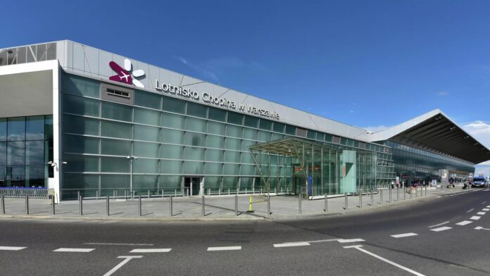 ukrainka-przemycala-z-dubaju-diamenty-warte-prawie-1-mln-zl.-wpadla-na-okeciu