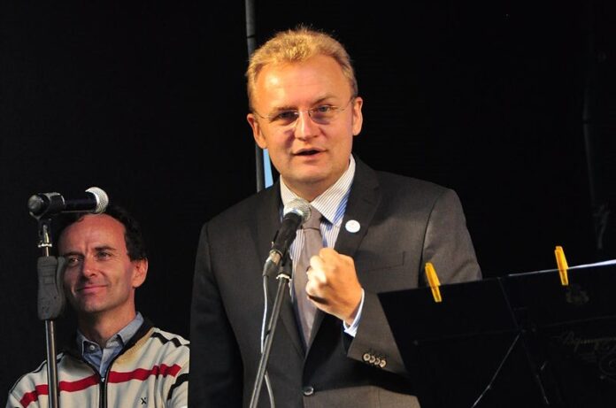 „arogancki-banderowiec”.-polacy-ostro-zareagowali-na-haniebny-wpis-mera-lwowa-ponizajacy-narod