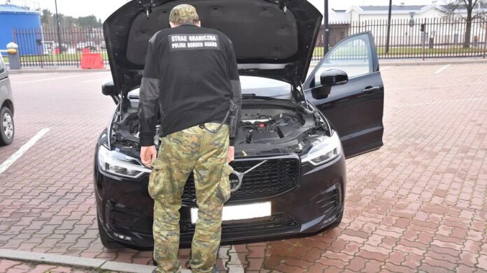 straz-graniczna-informuje,-ze-ukraincy-probuja-przekazac-granice-na-podrobionych-dokumentach