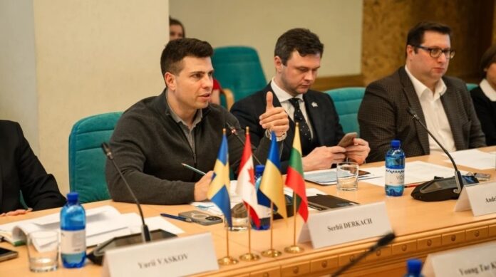 ukraina-buduje-koalicje-panstw-na-rzecz-wzmocnienia-ukrainskiej-branzy-transportowej