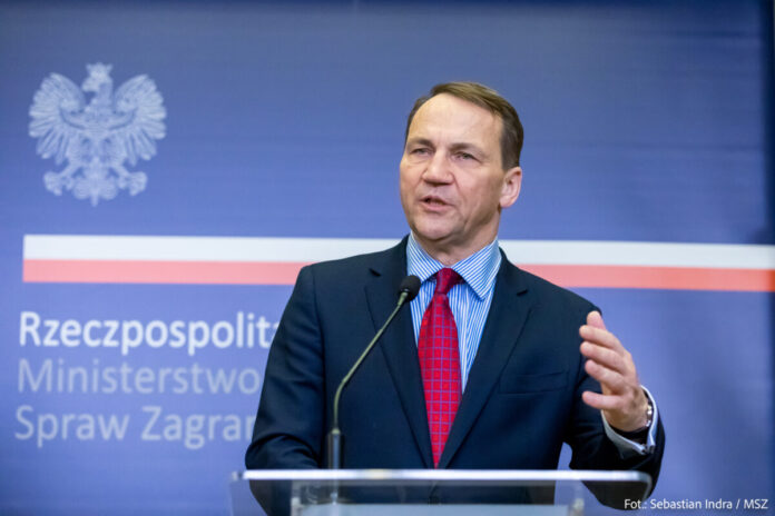 sikorski:-zaproszenie-ukrainy-do-nato-oznacza-wojne-z-rosja.-watpie,-zeby-opinia-publiczna-w-polsce-byla-gotowa