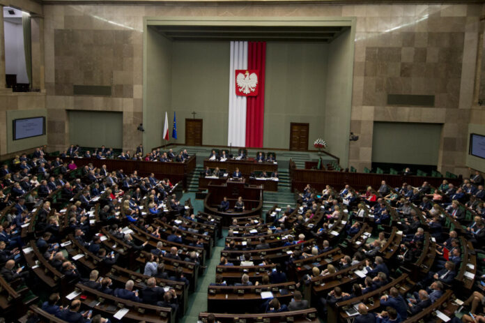 ostra-debata-w-sejmie-w-zwiazku-z-decyzja-resortu-rolnictwa-o-usunieciu-wykazu-podmiotow-sprowadzajacych-„zboze”-z-ukrainy