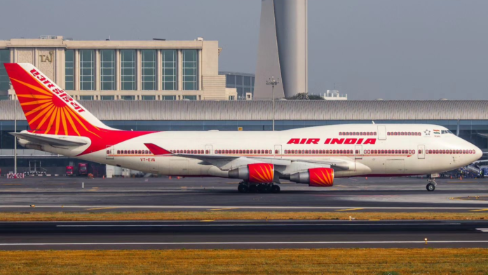 air-india-bids-farewell-to-boeing-747s,-track-now-|-exclusive