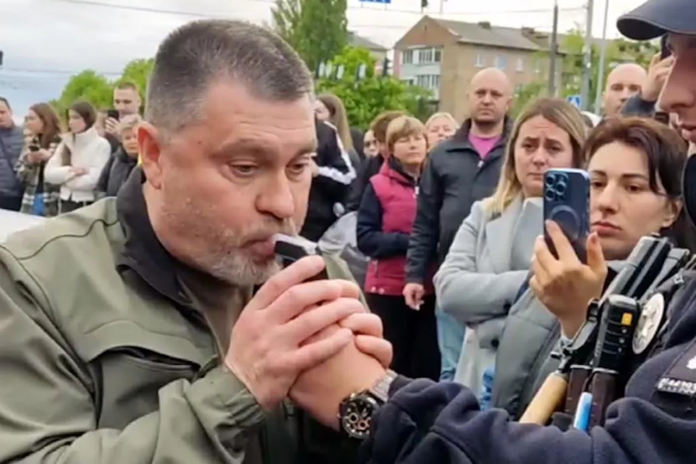 Zełenski odwołał szefa lokalnych władz, który po pijanemu wjechał w tłum ludzi