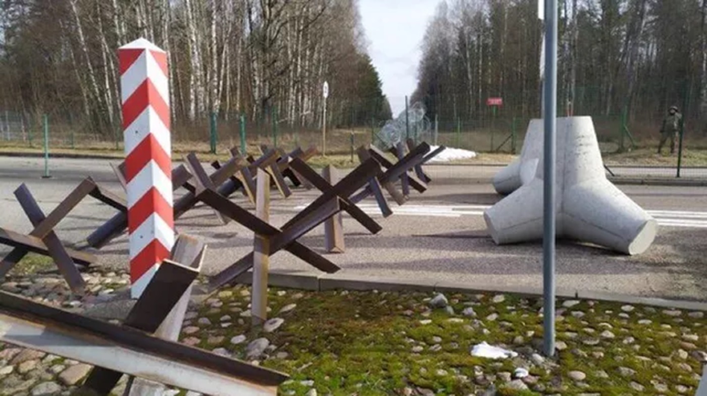 Gen. Skrzypczak wzywa do ustawienia pól minowych na granicy z Rosją