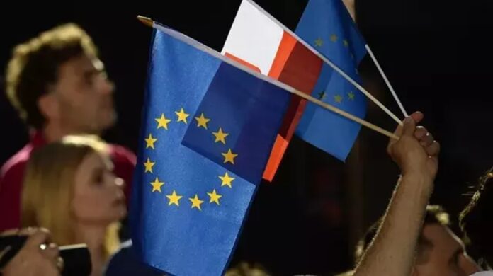 nowy-sondaz-pokazuje-zmiane-nastawienia-polakow-do-unii-europejskiej