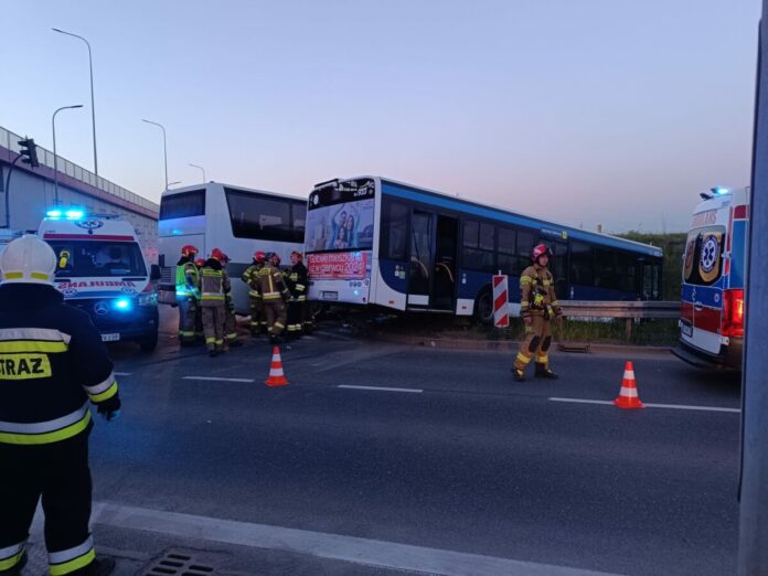 wypadek-autobusow-w-krakowie:-61-letni-kierowca-mpk-nie-zyje