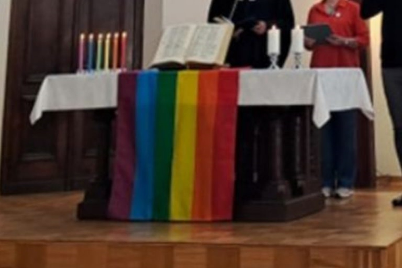 В Варшавском приходе благословили однополые пары