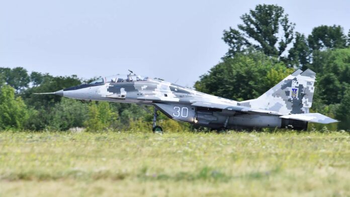 polski-mig-29-zgubil-w-locie-zbiornik-paliwa