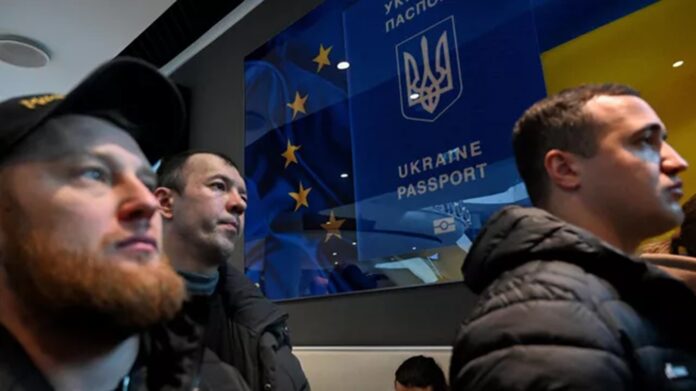 bezuhla-wzywa-ukraincow-przebywajacych-za-granica-do-oddania-paszportow