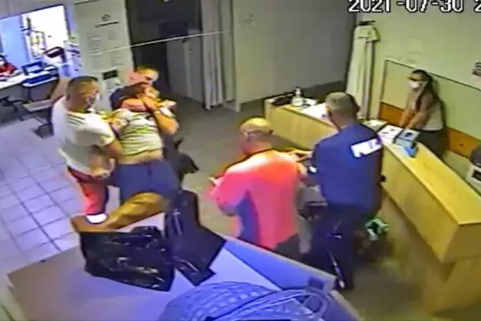 policjanci-znecajacy-sie-nad-ukraincem-w-izbie-wytrzezwien-skazani-na-5-lat-bezwzglednego-wiezienia