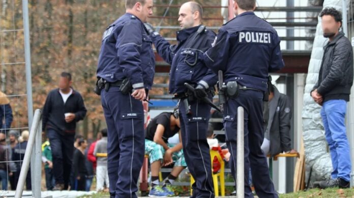 niemiecka-policja-„podrzuca”-imigrantow-polsce-–-konfederacja:-tusk-i-jego-ekipa-ignoruje-problem