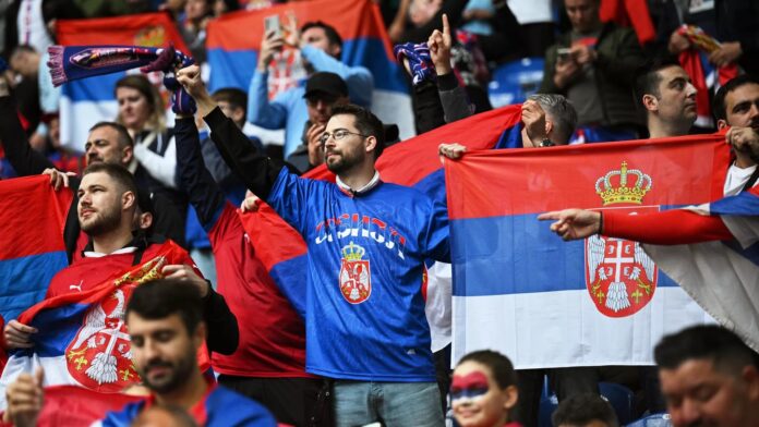 serbscy-kibice-skandowali-imie-putina-przed-meczem-mistrzostw-europy