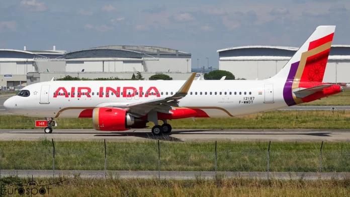 air-india-first-a320neo-with-new-livery-lands-at-delhi-airport