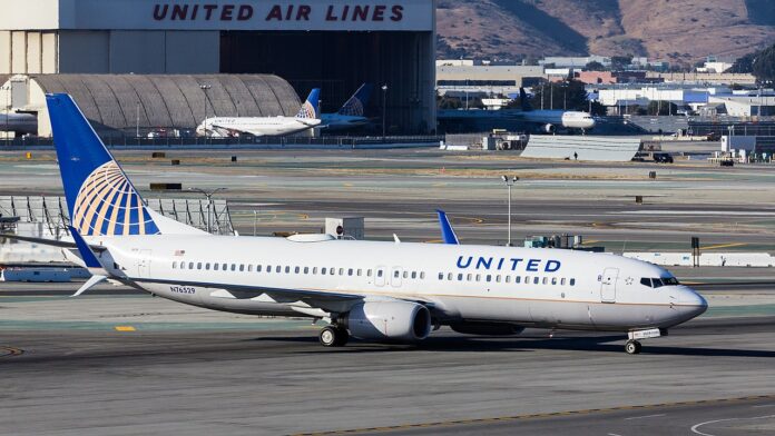 united-airlines-737-makes-emergency-landing-in-japan,-closing-chubu-airport