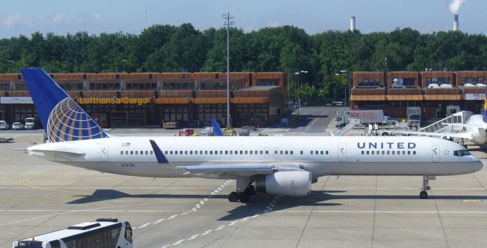 united-airlines-los-angeles-to-denver-flight-with-boeing-757-lands-with-missing-tire-again