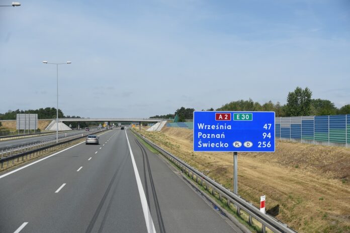 nowe-limity-predkosci-na-autostradach.-co-musisz-wiedziec-przed-podroza