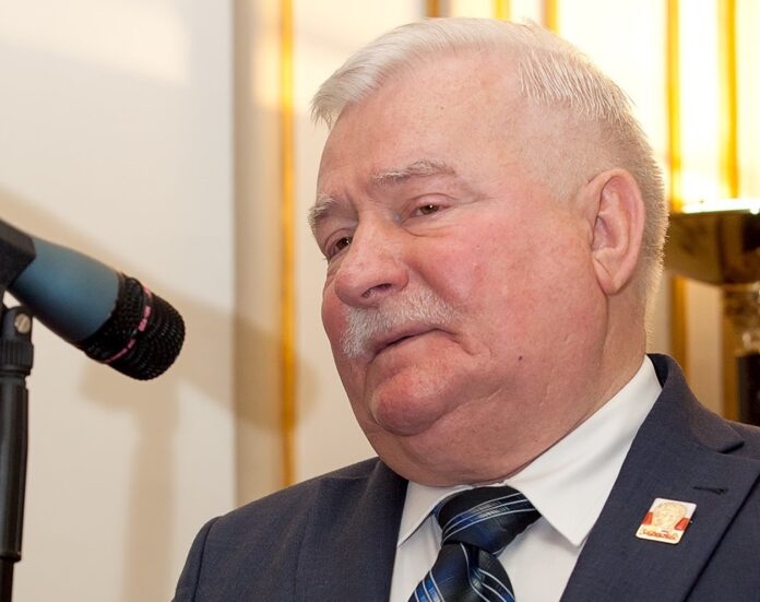 walesa-zawirowal:-„na-kolana-wiec-rodacy.-dziekujmy-opatrznosci-za-tuska-i-bodnara”