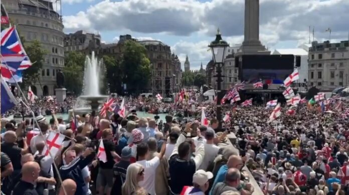 „chcemy-odzyskac-nasz-kraj”.-tysiace-brytyjczykow-protestuje-na-ulicach-londynu