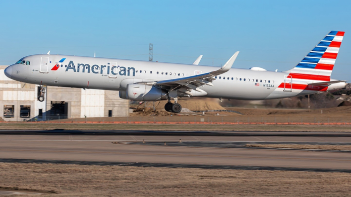 american-airlines-flight-attendants-injured-in-clear-air-turbulence,-southwest-passenger-too