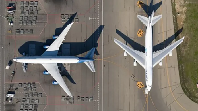 double-trouble:-atlas-boeing-747-emergency-landing-and-silk-way-747-reject-takeoff-at-tokyo