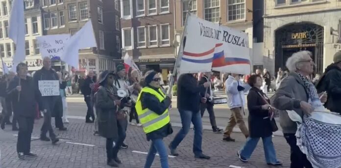 w-amsterdamie-odbyla-sie-demonstracja-przeciwko-dostawom-broni-na-ukraine