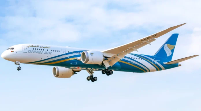 oman-air-expands-fleet-with-10th-boeing-787-9-dreamliner