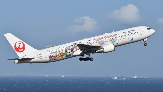 japan-airlines-unveils-new-767-livery,-flights-in-october