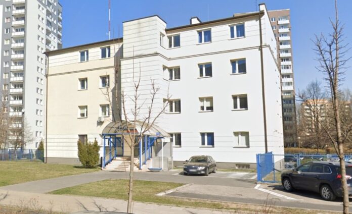 „warszawska-policja-pracuje-w-trybie-awaryjnym”.-w-stolecznej-policji-brakuje-pracownikow