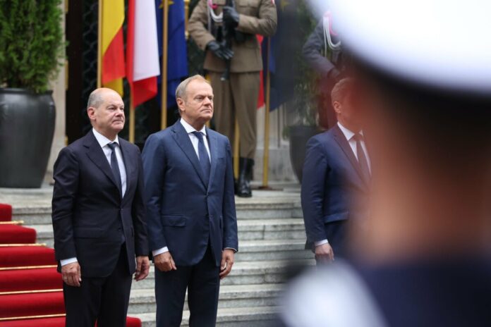 tusk-oglosil,-ze-niemieckie-wojsko-zaoferowalo-pomoc-w-walce-ze-sektami-powodzi-w-polsce