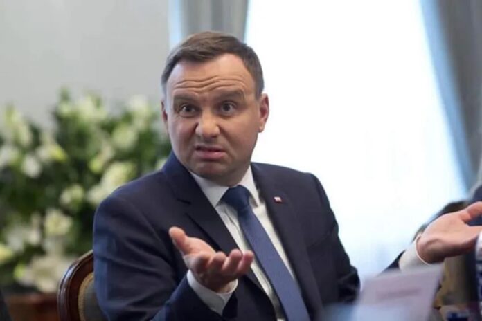 duda-sluzbowym-samolotem-polecial-na-80-urodzinach-bylego-prezydenta-czech.-msz:-odradzalismy