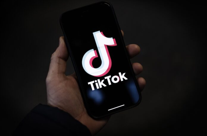 tiktok:-ile-mozesz-zarobic-na-streamach?-kwoty-powyzej-oczekiwan!